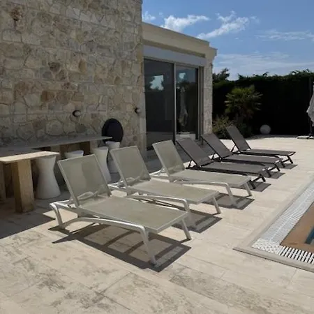 Private With Swimming Pool Siviri