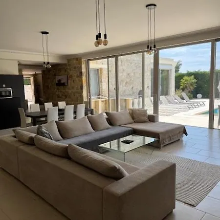 Private With Swimming Pool Siviri