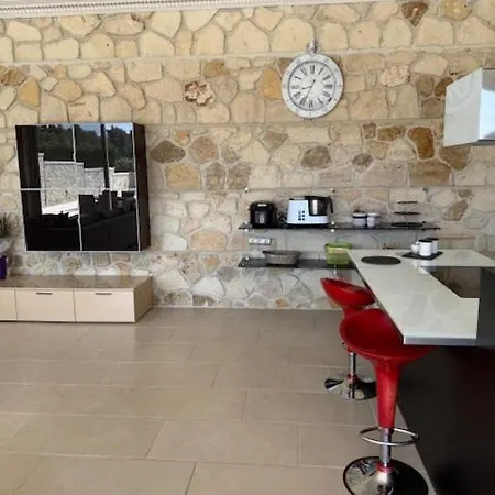 Private With Swimming Pool Siviri